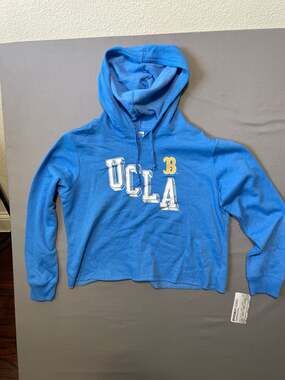 Captivating Apparel UCLA Bruins Women's Crop Hoodie Size M